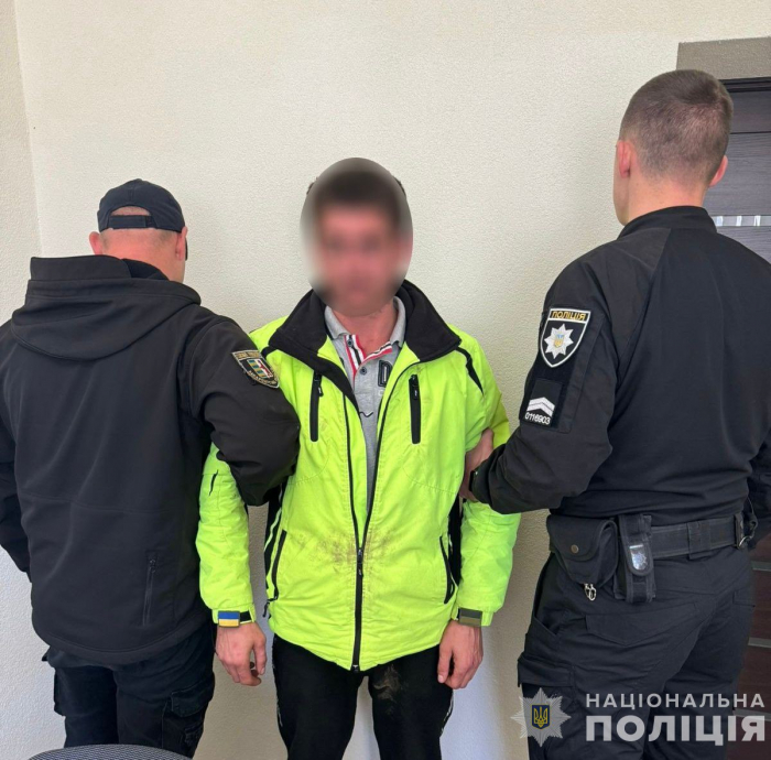 На Хустщині поліція затримала раніше судимого зловмисника за підозрою у вбивстві односельця