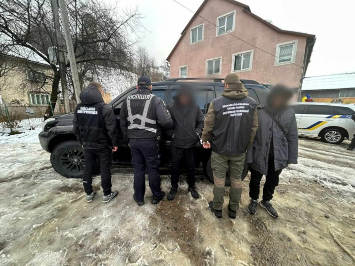 Правоохоронці ліквідували ще один канал незаконного переправлення через кордон чоловіків призовного віку