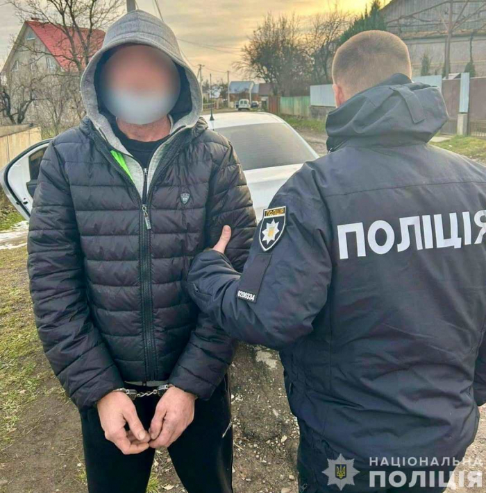 Поліція Хустщини затримала рецидивіста, який у стані сп`яніння смертельно травмував односельця