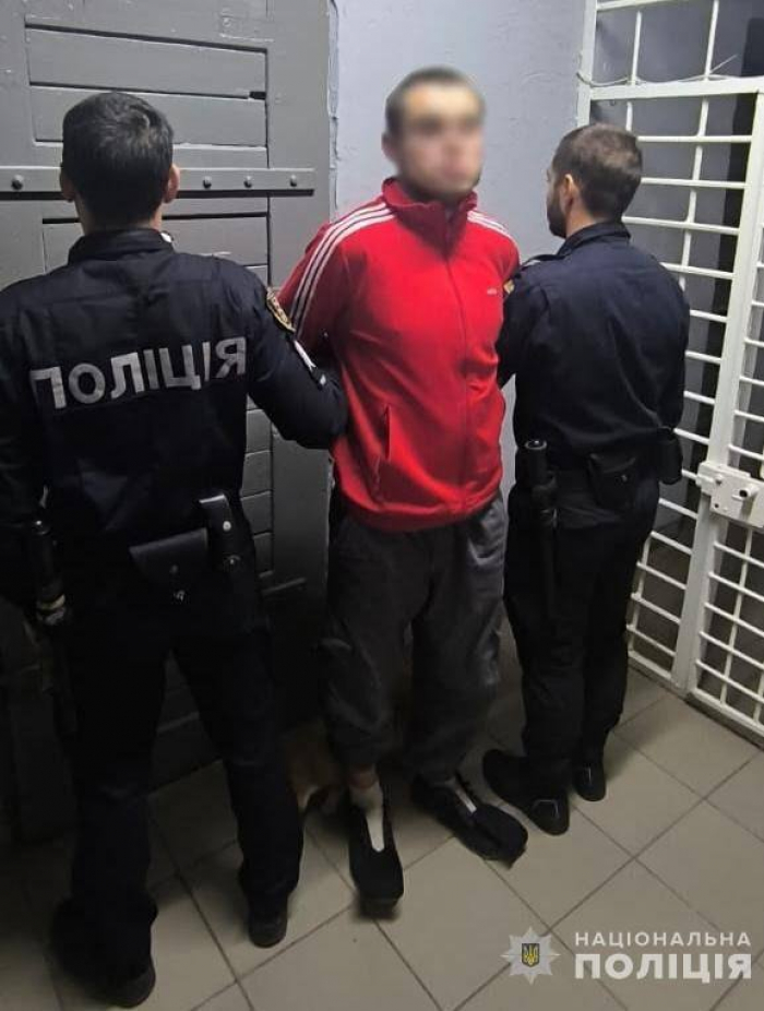Правоохоронці затримали в Ужгороді чоловіка, який на вулиці побив місцевого мешканця - чоловік у реанімації