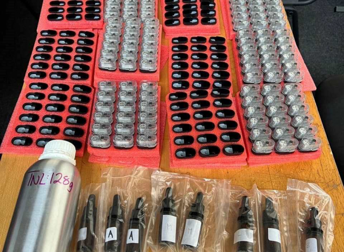 На кордоні зі Словаччиною митники виявили незадекларовані електронні сигарети на 1,5 млн грн
