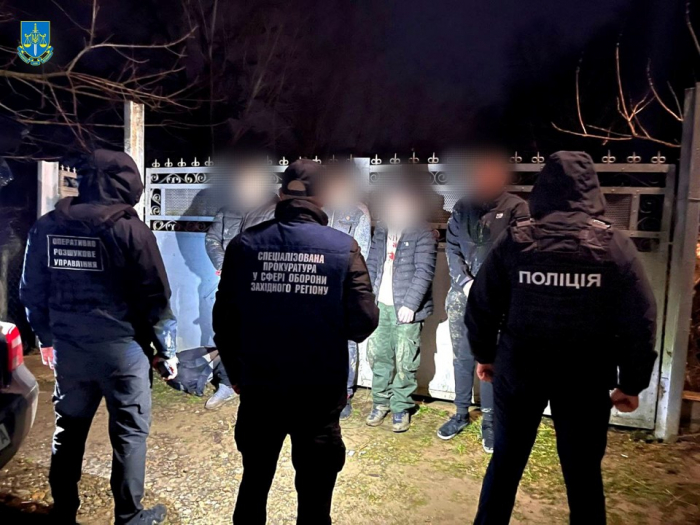 За гроші переправляли до Румунії через річку – на Закарпатті підозрюють двох місцевих мешканців