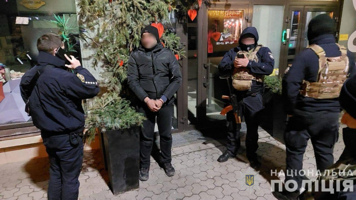 Раніше судимий закарпатець пограбував чоловіка з Вінниці: ужгородська поліція затримала зловмисника