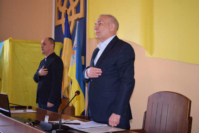 Депутати Хустської міської ради висловили недовіру міському голові Володимиру Кащуку