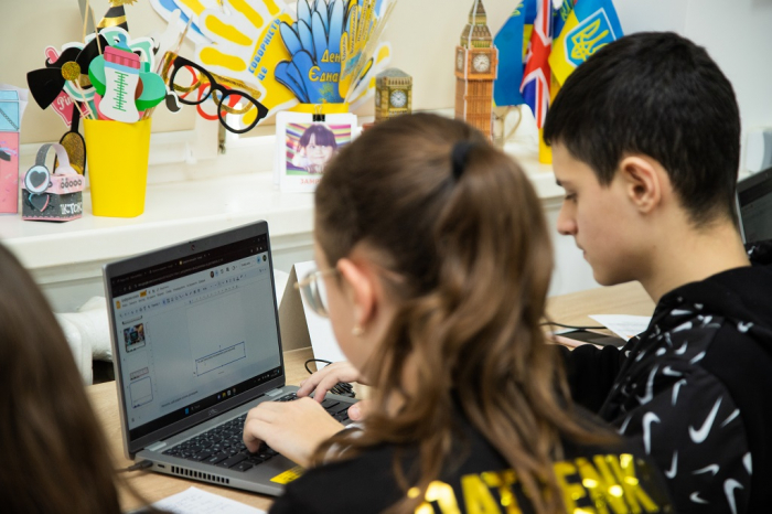 Безпечний доступ до сучасної цифрової освіти отримали діти у Ракошині


