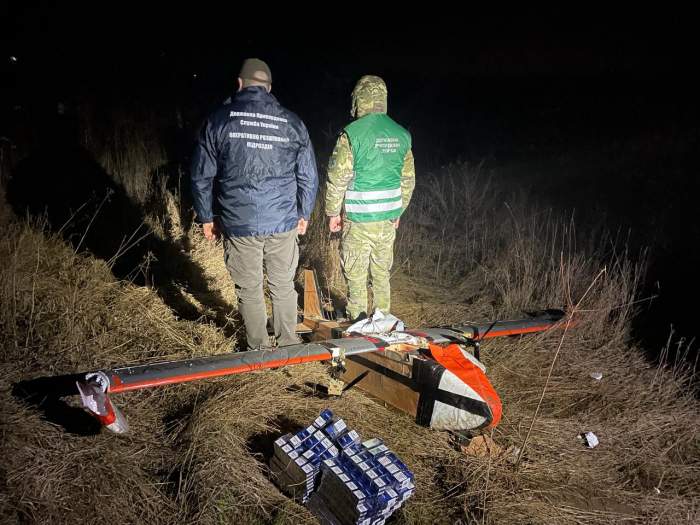 На Закарпатті прикордонники вилучили безпілотник, який використовували для контрабанди сигарет