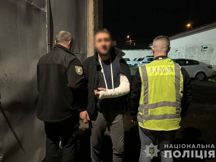У Виноградові затримали зловмисника, який із травматичної зброї стріляв у місцевого мешканця