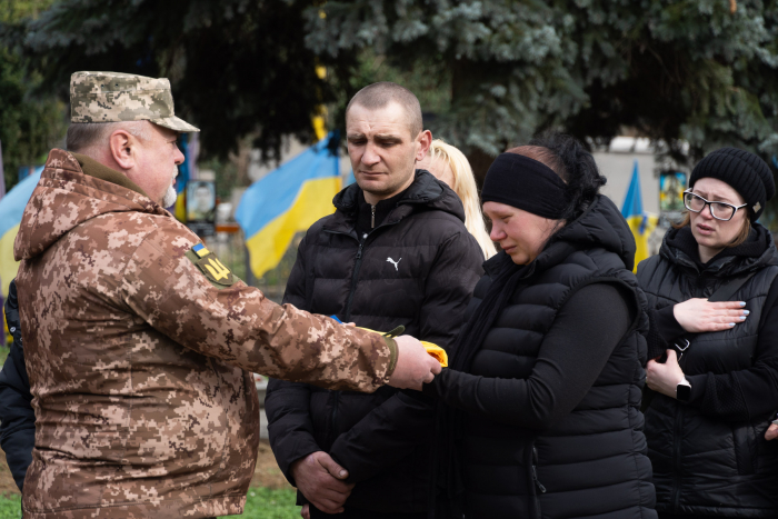 Ужгород сьогодні, 11 березня, попрощався із 54-річним солдатом Олексієм Хотіним