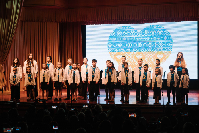 Вихованці Ужгородської музичної школи №1 зібрали на благодійному концерті понад 17 тис. грн для ЗСУ