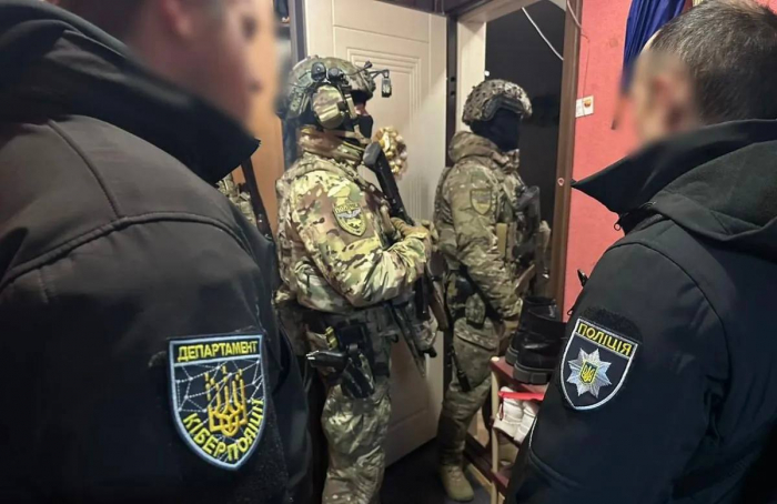 Поліція викрила схеми нелегального виїзду чоловіків за кордон