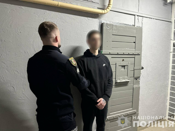 На Ужгородщині поліцейські затримали підозрюваного у нанесенні тяжких тілесних ушкоджень своєму знайомому