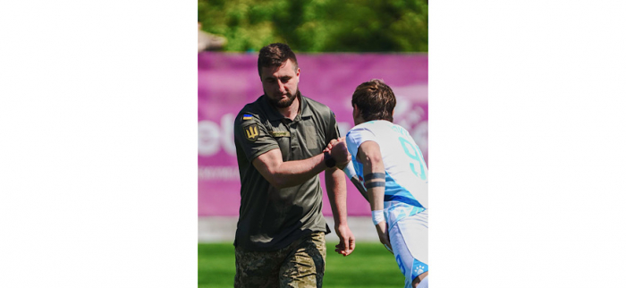 Воїн Михайло Митрович з позивним “Скромний” відкрив матч «Минай» – «Чорноморець»