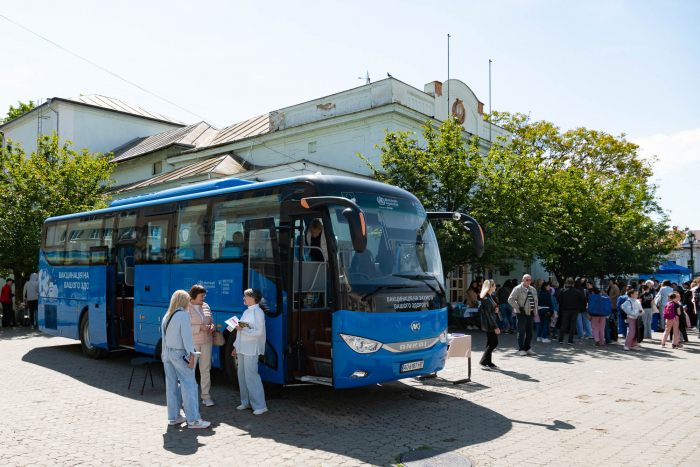 В Ужгороді працював вакцинальний автобус, де можна було безкоштовно зробити щеплення від інфекційних хвороб