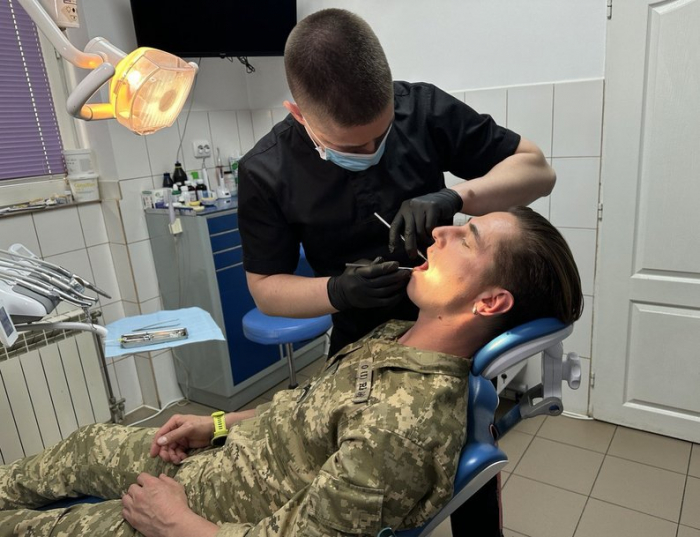 В Ужгороді запрацювала держпрограма із безкоштовного протезування зубів для військових та ветеранів