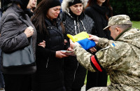 Із загиблим воїном, 51-річним солдатом Олексієм Кобцем попрощалися сьогодні в Ужгороді