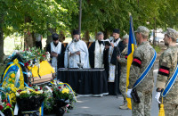 В Ужгороді сьогодні провели в останню земну дорогу 53-річного захисника України – молодшого сержанта, гранатометника Віктора Іллара