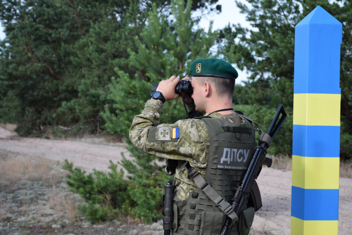 Прикордонники пояснили затримку оформлення дозволів на перебування у прикордонній смузі