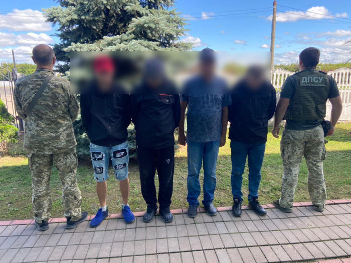Незаконно перетнути кордон з Угорщиною намагалися 9 порушників