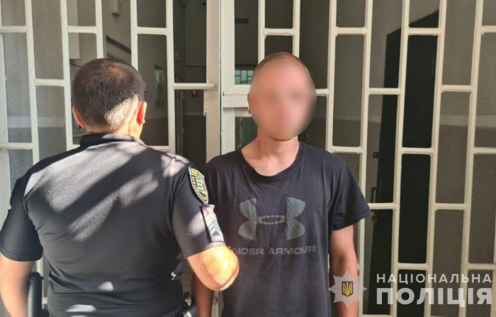 Поліцейські Мукачівщини затримали 21-річного зловмисника, якого підозрюють у вбивстві чоловіка