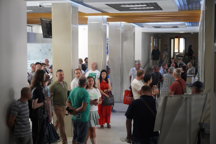 У ЦНАПі Ужгородської міськради – великі черги через зростання кількості охочих оновити дані
