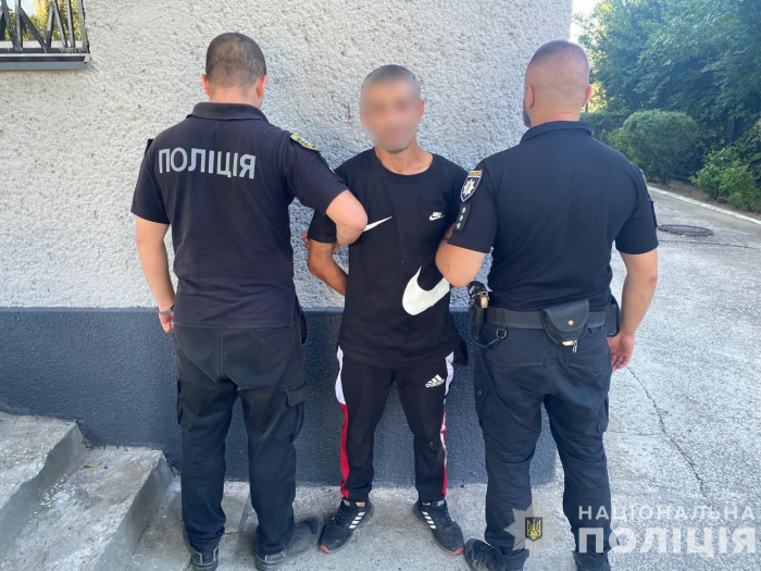 В Ужгороді поліція затримала зловмисника, який пограбував місцеву мешканку