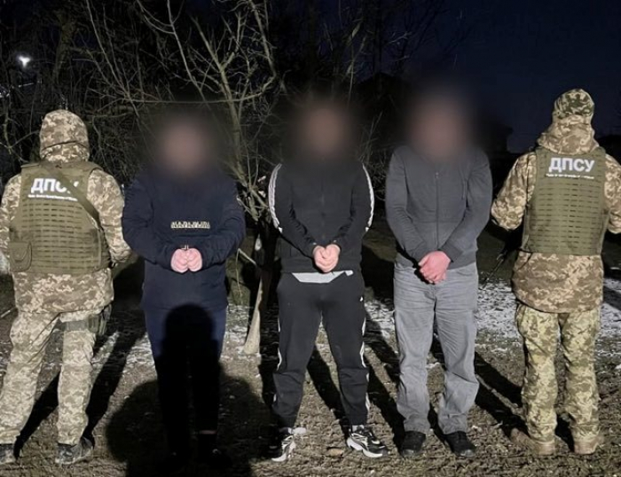 «Тіло стискається, легені звужуються, нічим дихати» – врятований прикордонниками львів'янин пробував здолати крижану Тису