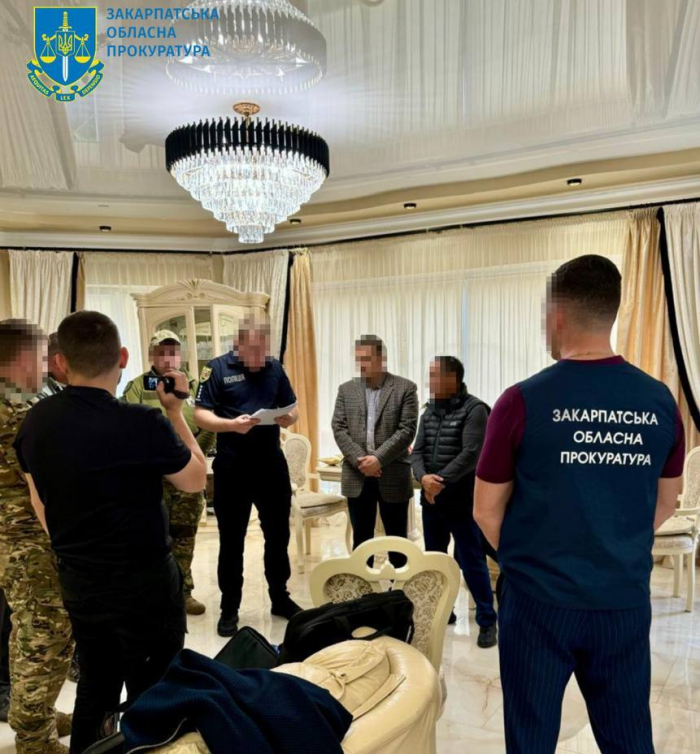 На Закарпатті перед судом постануть 10 членів злочинної організації, яка спеціалізувалася на збуті метамфетаміну