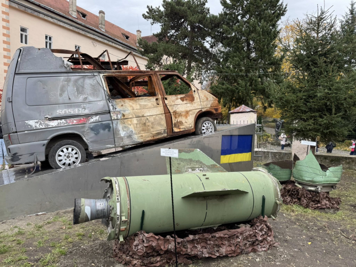 Карета швидкої допомоги «Оксана»: артефакт війни – в Ужгородському замку