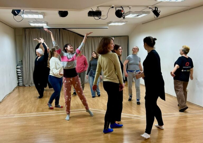 Імпровізація через емоції: в Ужгороді діє плейбек-театр для підлітків та дорослих