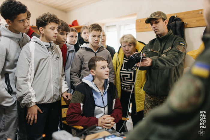 Урок мужності: закарпатські гвардійці провели пізнавальну зустріч для учнів Ужгородського наукового ліцею