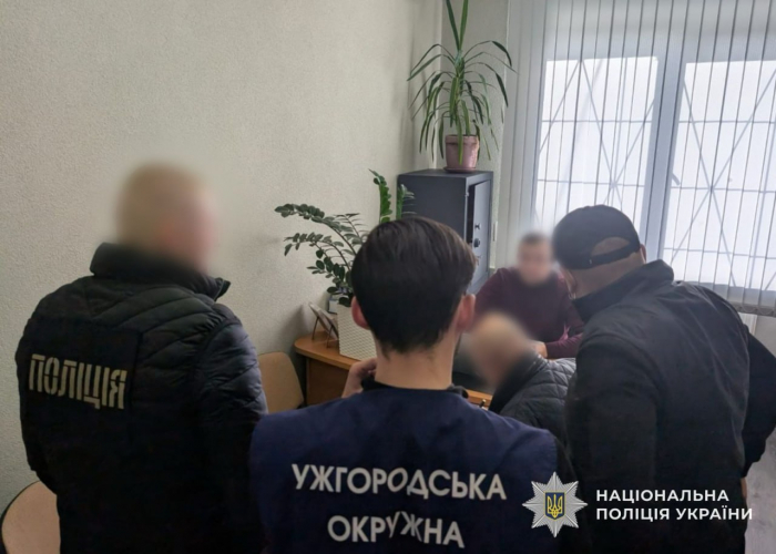 Ввозили авто для військових, а продавали цивільним: поліція Ужгородщини повідомила про підозру ще одному фігуранту – директору благодійної організації