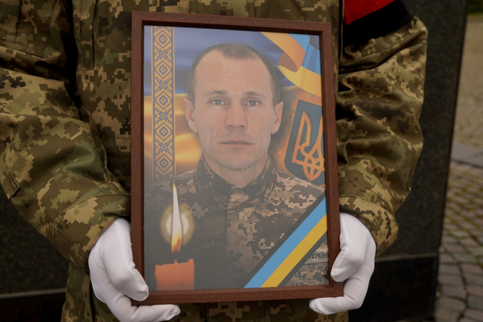 Ужгород попрощався із 48-річним солдатом Олександром Поповичем

