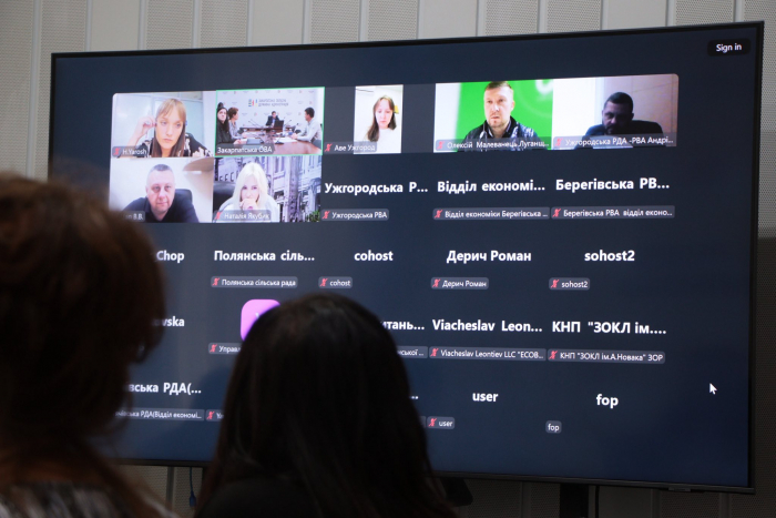 В Ужгороді обговорили нові вимоги до працевлаштування людей з інвалідністю, які діятимуть з 2026 року