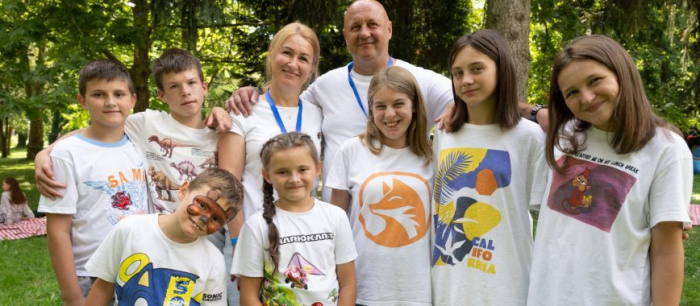 “Наш дім там, де добре дітям”. Як Закарпаття стало прихистком для родин, що прийняли дітей