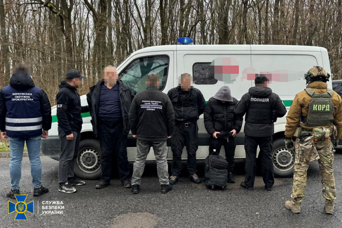 СБУ та Нацполіція блокували на Закарпатті ухилянтську схему: чоловіків доставляли до кордону на інкасаторських машинах