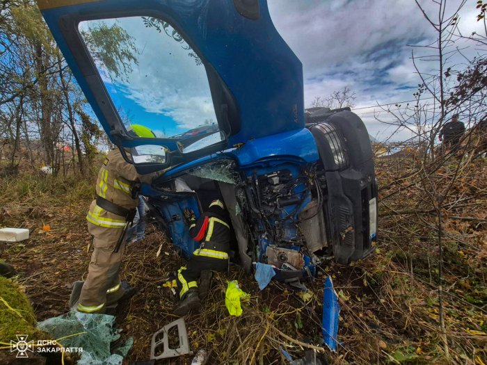 Рятувальники ліквідували наслідки ДТП на Берегівщині
