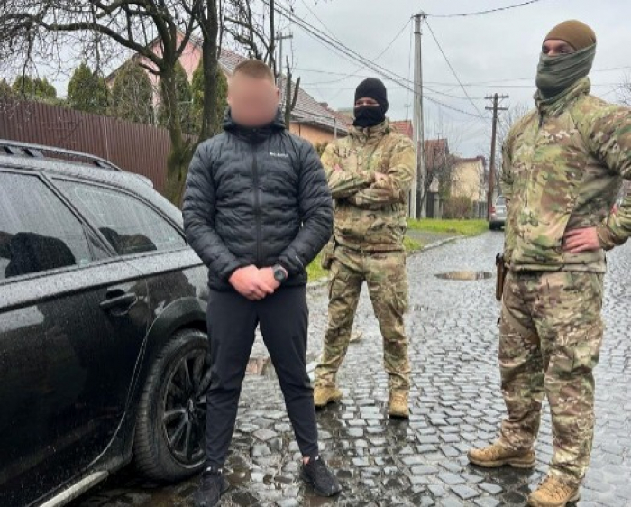 На Закарпатті правоохоронці викрили угруповання, яке переправляло осіб через кордон

