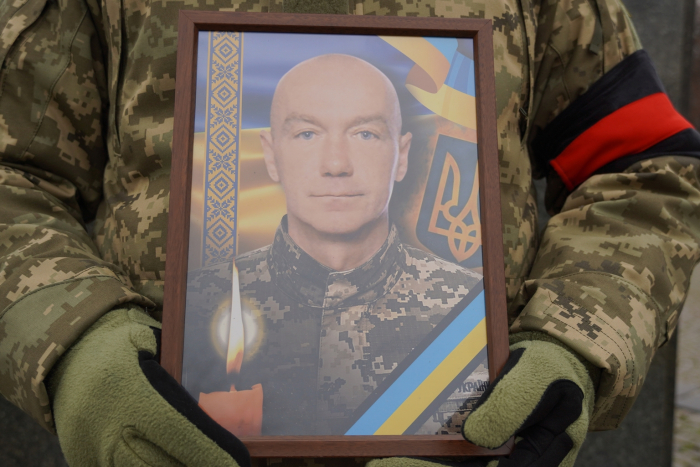 В Ужгороді сьогодні попрощалися із 54-річним старшим сержантом Олександром Горошником