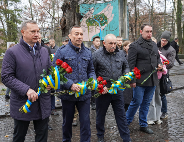 У День Гідності та Свободи Ужгород згадує події двох революцій і вшановує борців за свободу