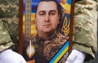 В Ужгороді сьогодні провели в останню земну дорогу 49-річного Героя Бориса Барча

