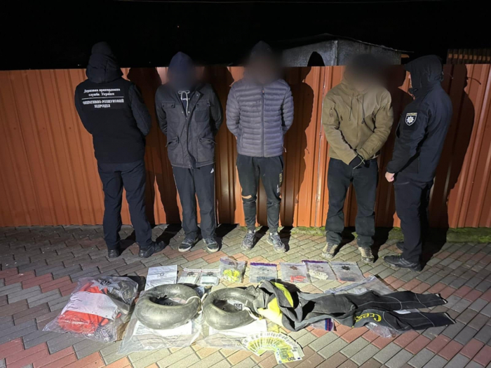 Двох «водолазів» та їхнього «інструктора» затримали поблизу кордону з Румунією