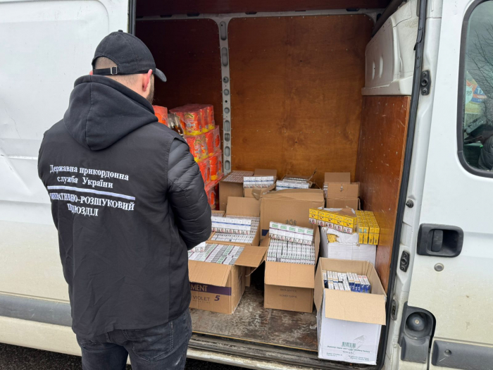 Незаконне переміщення підакцизних товарів: у закарпатця вилучили авто та цигарки на 300 000 гривень 