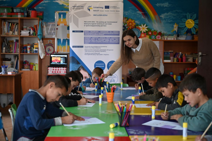 На Закарпатті для ромських дітей проводять спеціальні заняття для підготовки до школи