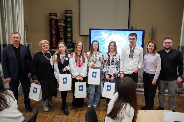 «Я люблю українську» – в Ужгороді відбувся фінал мовознавчої гри серед школярів