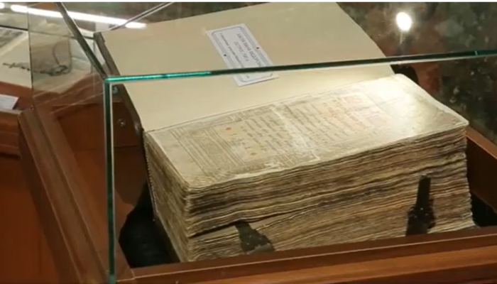 «Біблія – найвідоміша книга світу»: виставка в Ужгородському замку
