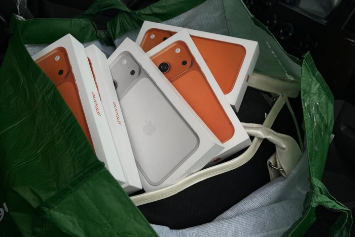 Чернівчанин віз зі Швейцарії дві торби «яблук» на мільйон гривень