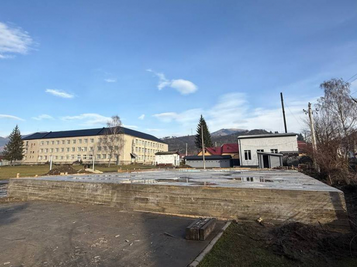 Екологічне будівництво та енергоефективність: у Колочаві будується сучасний Центр безпеки