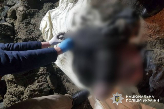 Майже 7 років переховувався від суду за вбивство батька: поліцейські Закарпаття розшукали обвинуваченого в жорстокому злочині 