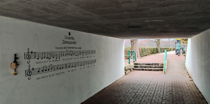 В Ужгороді відкрили чергову міні-скульптуру на честь «Різдвяного цвіркуна»