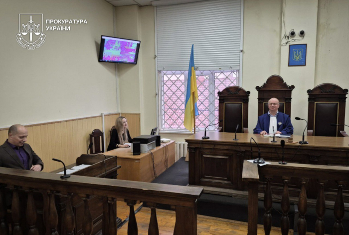 6 років ув'язнення замість «легких заробітків» через соцмережі: у Мукачеві прокуратура довела вину чоловіка, який підпалив авто на замовлення